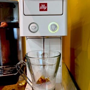 Illy coffee machine- Italian